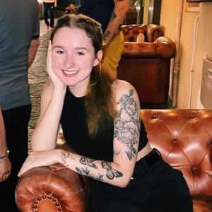 Meet your Posher, Olivia